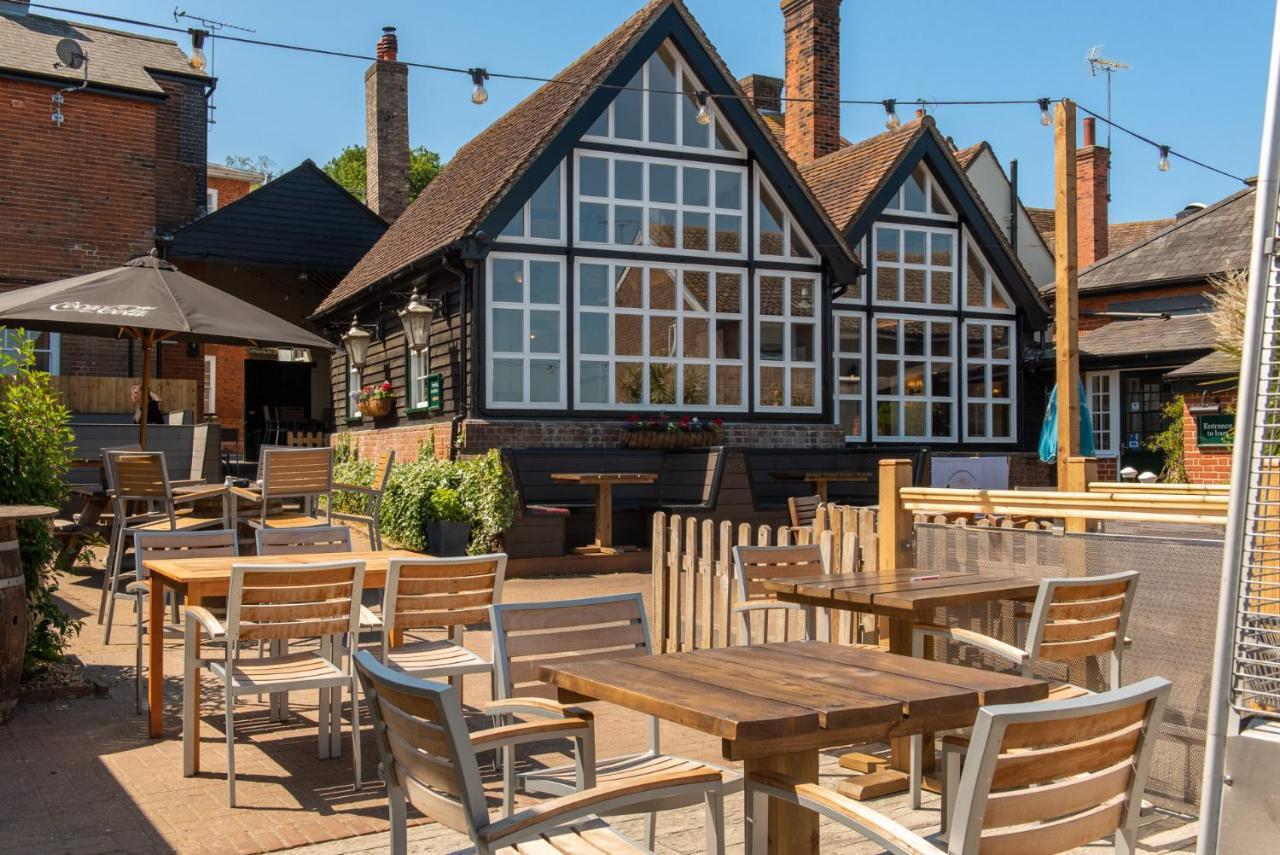The Crown Pub And Hotel Manningtree Bagian luar foto